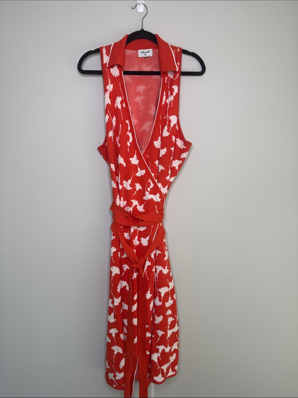 DVFxTarget Sleeveless  Printed Wrap Dress